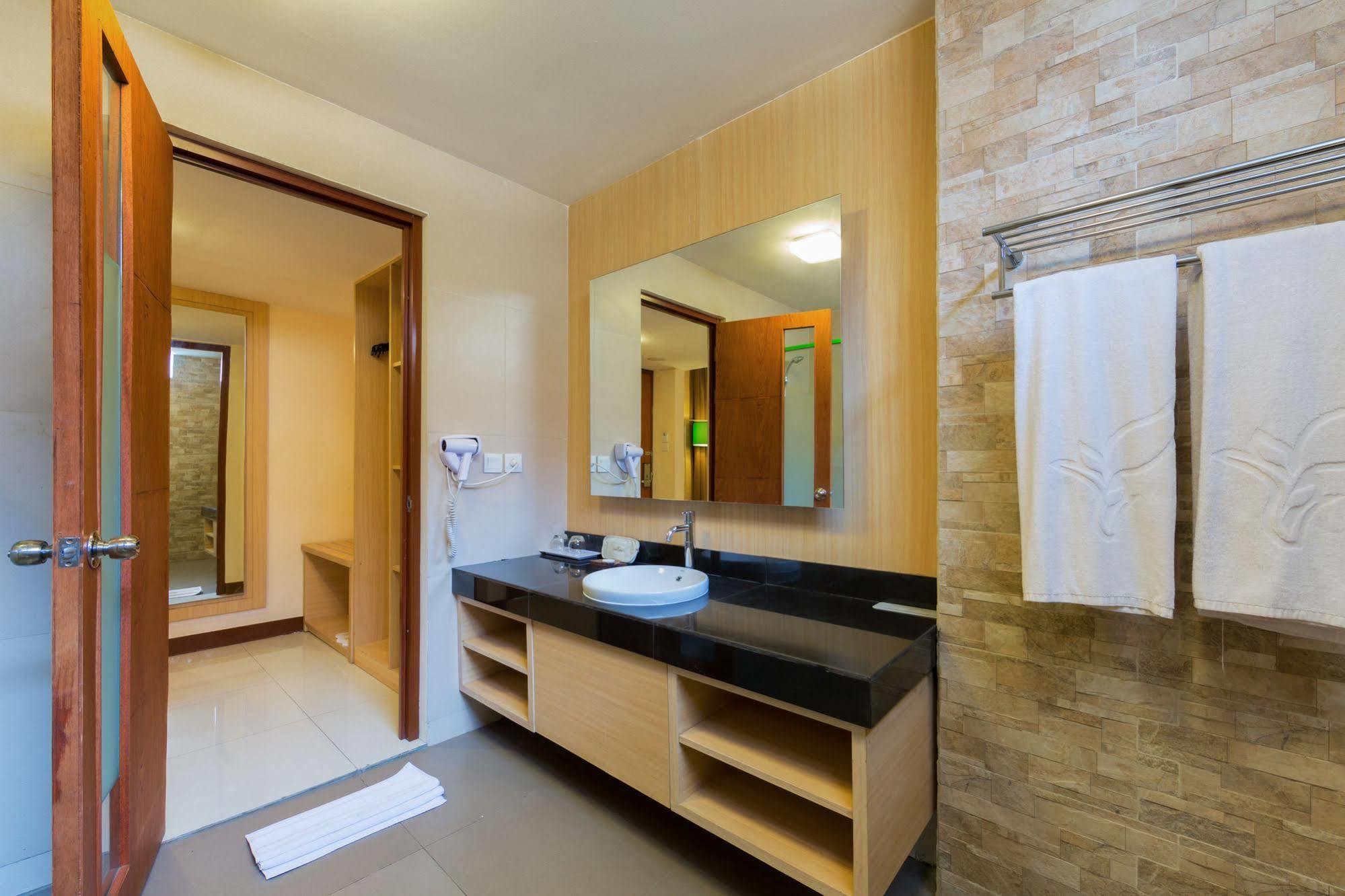 Vihan Suites Bali Kuta Lombok Exteriér fotografie